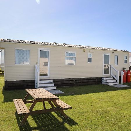 Trewan Chalet Holyhead Exterior photo