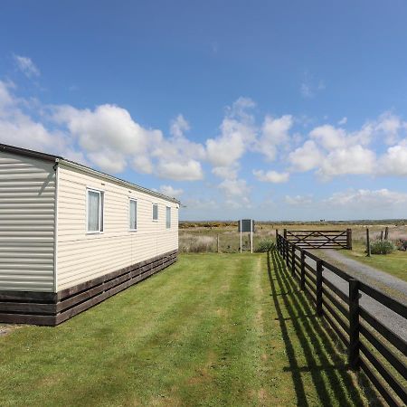 Trewan Chalet Holyhead Exterior photo